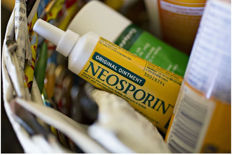 在鼻腔中涂抹孚诺软膏（Neosporin）真的可以帮助预防病毒感染吗？
